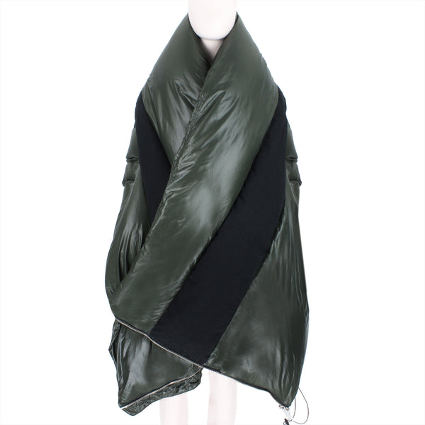 Ben Taverniti Unravel Project jacket<br>A wrapped down jacket in khaki green with contrasting black banding
